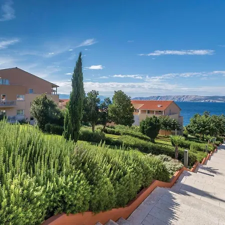 Beautiful In With Outdoor Swimming Pool, Sauna And 2 Bedrooms Apartman
