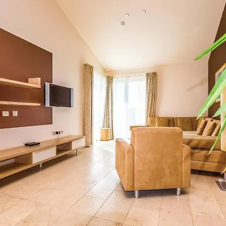Beautiful In With Outdoor Swimming Pool, Sauna And 2 Bedrooms * Novi Vinodolski