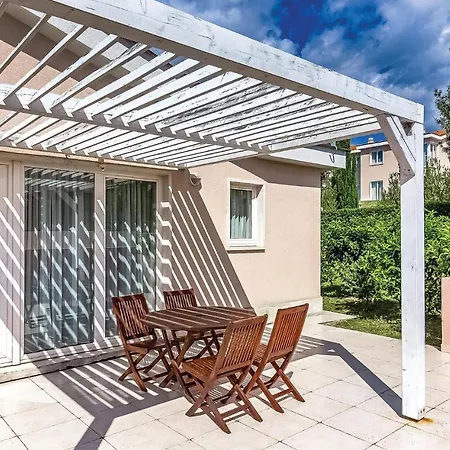 Beautiful In With Outdoor Swimming Pool, Sauna And 2 Bedrooms Apartman *