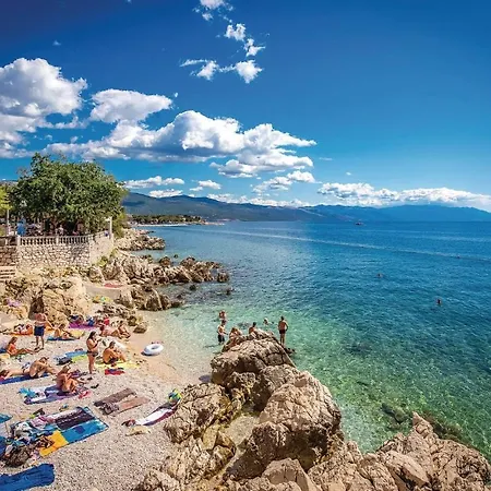 Beautiful In With Outdoor Swimming Pool, Sauna And 2 Bedrooms Apartman *