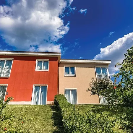 Beautiful In With Outdoor Swimming Pool, Sauna And 2 Bedrooms Apartman *